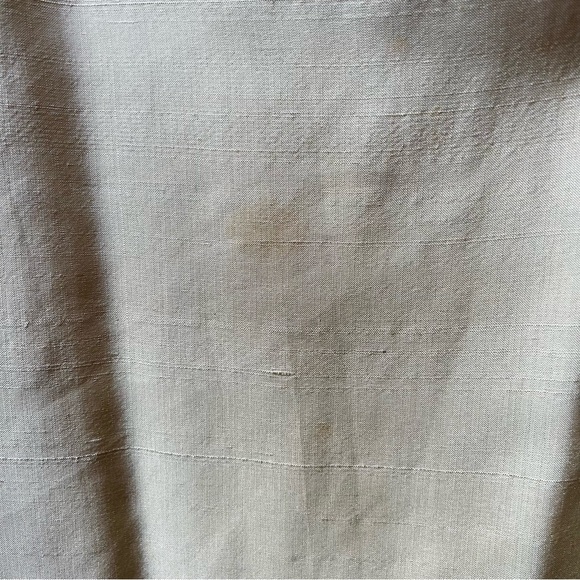 Vintage 1960s gold silk handmade sheath dress with front bow bodice detail - Picture 7 of 13